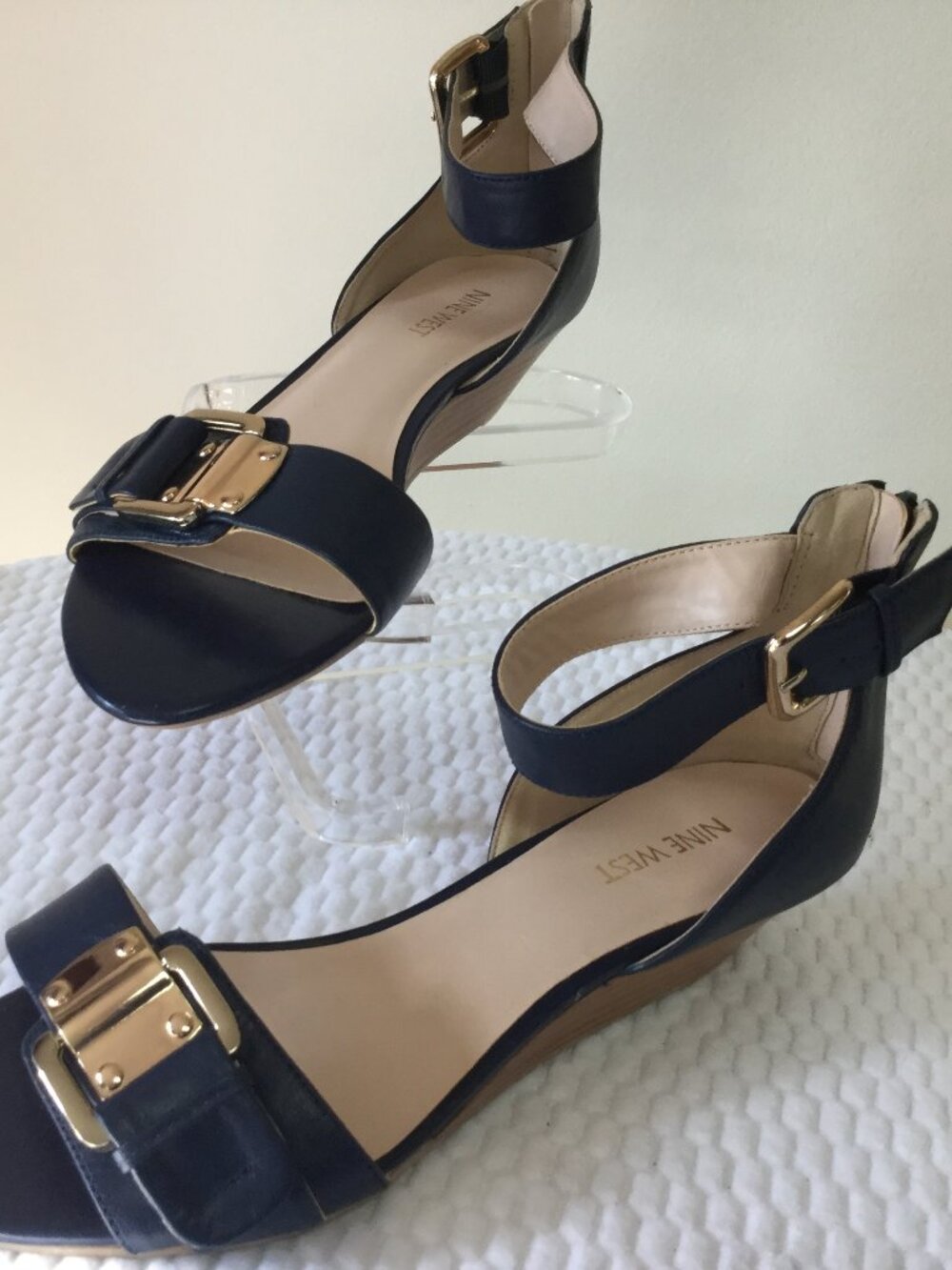 Nine West Women Size 9 Navy Blue Wedge Heel Sandals 1.5 in. Leather